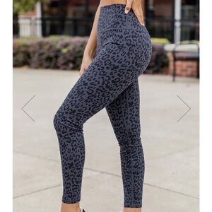 Pink Lily leopard print leggings